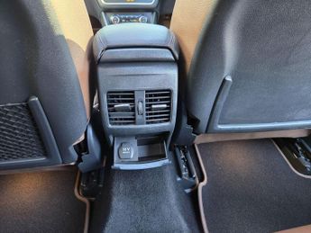 Mercedes-Benz GLA 2.1 GLA220d AMG Line (Premium Plus) 7G-DCT 4MATIC Euro 6 (s/s) 5