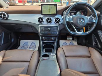 Mercedes-Benz GLA 2.1 GLA220d AMG Line (Premium Plus) 7G-DCT 4MATIC Euro 6 (s/s) 5