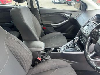 Ford Focus 1.6 Zetec Powershift Euro 6 5dr