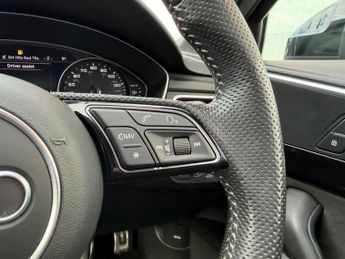 Audi A4 Avant 2.0 TFSI 40 Black Edition S Tronic Euro 6 (s/s) 5dr