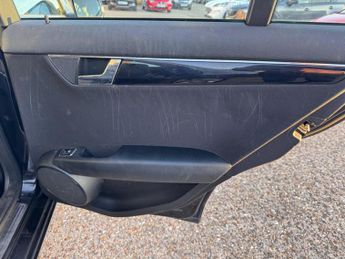 Mercedes-Benz C Class 1.8 C180 BlueEfficiency Executive SE Saloon 4dr Petrol Auto Euro