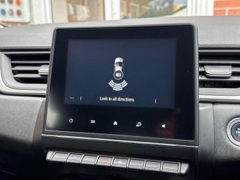 Renault Captur 1.6 E-TECH Iconic Edition Auto Euro 6 (s/s) 5dr