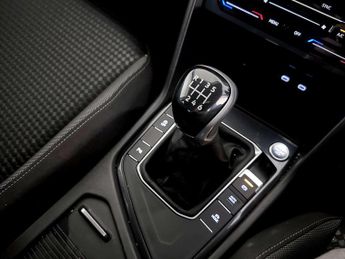 Volkswagen Tiguan 1.5 TSI Active Euro 6 (s/s) 5dr