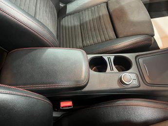 Mercedes-Benz GLA 2.1 GLA220d AMG Line (Premium) 7G-DCT 4MATIC Euro 6 (s/s) 5dr