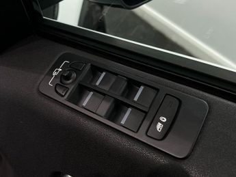 Land Rover Discovery Sport 2.0 TD4 HSE Black SUV 5dr Diesel Auto 4WD Euro 6 (s/s) (180 ps)