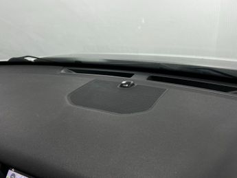 Land Rover Discovery Sport 2.0 TD4 HSE Black SUV 5dr Diesel Auto 4WD Euro 6 (s/s) (180 ps)