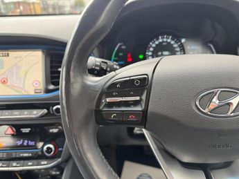 Hyundai IONIQ 1.6 h-GDi Premium DCT Euro 6 (s/s) 5dr