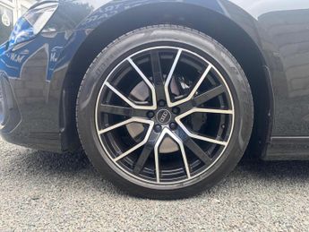 Audi A8 3.0 TDI V6 50 Black Edition Tiptronic quattro Euro 6 (s/s) 4dr