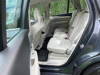 Volvo XC90 2.0 D5 Momentum Geartronic 4WD Euro 6 (s/s) 5dr