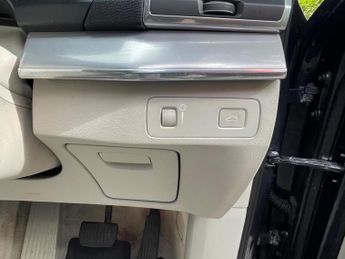 Volvo XC90 2.0 D5 Momentum Geartronic 4WD Euro 6 (s/s) 5dr