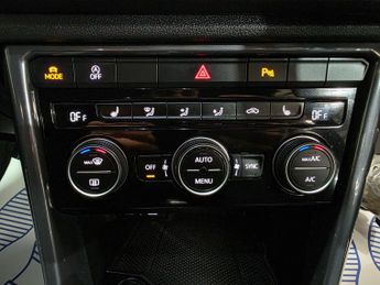 Volkswagen T-Roc 1.5 TSI EVO R-Line DSG Euro 6 (s/s) 5dr