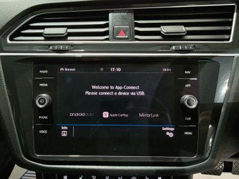 Volkswagen Tiguan 2.0 TSI SEL DSG 4Motion Euro 6 (s/s) 5dr