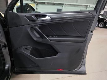 Volkswagen Tiguan 2.0 TSI SEL DSG 4Motion Euro 6 (s/s) 5dr