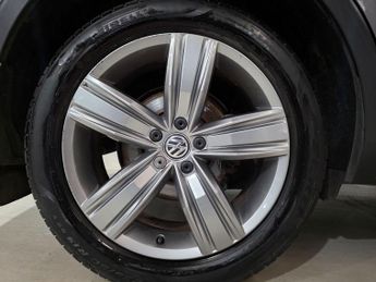 Volkswagen Tiguan 2.0 TSI SEL DSG 4Motion Euro 6 (s/s) 5dr