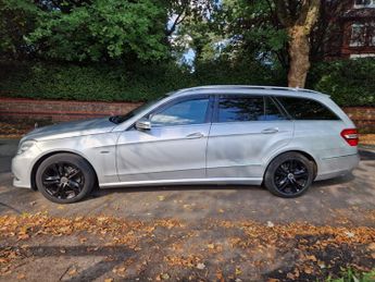 Mercedes-Benz E Class 1.8 E200 CGI BlueEfficiency Avantgarde Tiptronic Euro 5 5dr