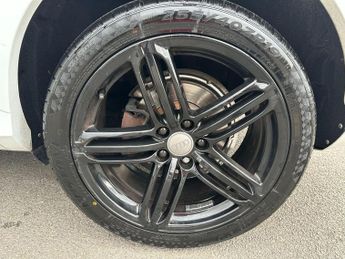 Audi Q3 2.0 TFSI S line SUV 5dr Petrol S Tronic quattro Euro 5 (s/s) (21