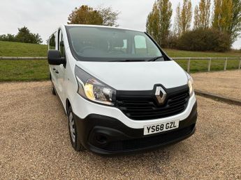 Renault Trafic 1.6 dCi 29 Business LWB Euro 6 5dr (9 Seat)