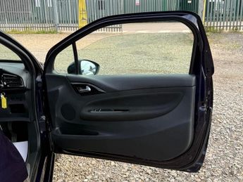 CITROEN DS3 1.6 VTi DStyle Plus Hatchback 3dr Petrol Auto Euro 5 (120 ps) AU