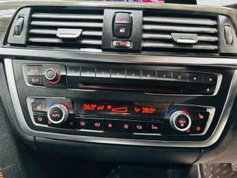 BMW 3 Series 2.0 320d Luxury Auto Euro 5 (s/s) 4dr