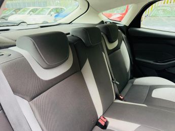 Ford Focus 1.6 Zetec Powershift Euro 5 5dr