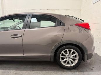 Honda Civic 1.8 i-VTEC ES Auto Euro 5 5dr