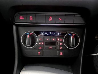 Audi Q3 1.4 TFSI CoD S line Edition S Tronic Euro 6 (s/s) 5dr