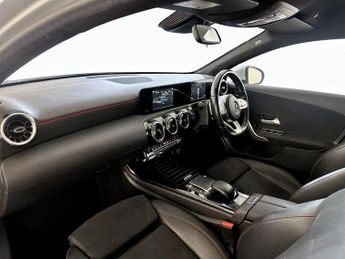 Mercedes-Benz A Class 1.3 A200 AMG Line 7G-DCT Euro 6 (s/s) 4dr