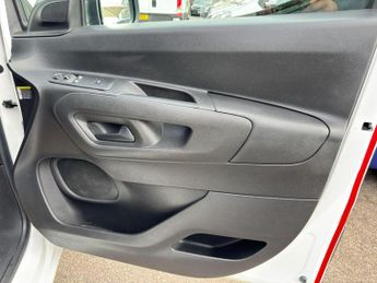 Vauxhall Combo 1.6 Turbo D 2300 Sportive L1 H1 Euro 6 (s/s) 4dr