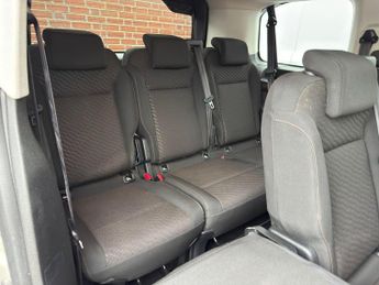 Toyota PROACE Verso 2.0D Family Medium MPV 5dr Diesel Auto MWB Euro 6 (s/s) (8 Seat)