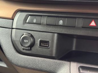 Toyota PROACE Verso 2.0D Family Medium MPV 5dr Diesel Auto MWB Euro 6 (s/s) (8 Seat)