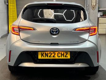 Toyota Corolla 1.8 VVT-h Design CVT Euro 6 (s/s) 5dr