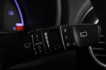 Hyundai KONA 64kWh Premium SE Auto 5dr (7kW Charger)