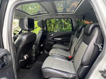 Ford S-Max 2.5 Titanium 5dr