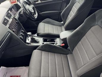 VOLKSWAGEN GOLF 2.0 TSI R Hatchback 5dr Petrol DSG 4Motion Euro 6 (s/s) (300 ps)