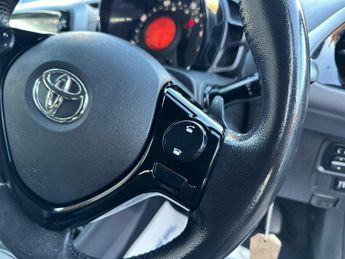 Toyota AYGO 1.0 VVT-i x-plore x-shift Euro 6 5dr