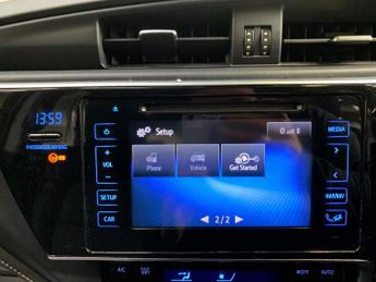 Toyota Auris 1.8 VVT-h Design CVT Euro 6 (s/s) 5dr