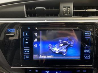 Toyota Auris 1.8 VVT-h Design CVT Euro 6 (s/s) 5dr
