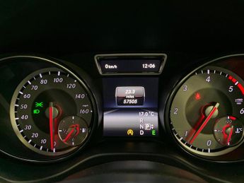Mercedes-Benz GLA 2.1 GLA220d AMG Line (Premium Plus) 7G-DCT 4MATIC Euro 6 (s/s) 5