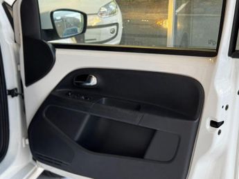 Volkswagen up! 1.0 Move up! Hatchback 5dr Petrol ASG Euro 5 (60 ps)