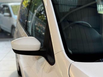 Volkswagen up! 1.0 Move up! Hatchback 5dr Petrol ASG Euro 5 (60 ps)