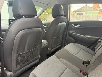 Hyundai KONA 39kWh SE Connect Auto 5dr (10.5kW Charger)