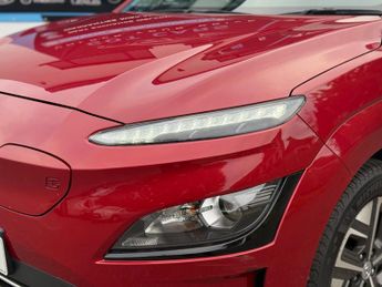 Hyundai KONA 39kWh SE Connect Auto 5dr (10.5kW Charger)