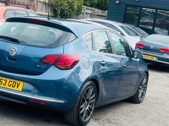 Vauxhall Astra 2.0 CDTi Elite Auto Euro 5 5dr