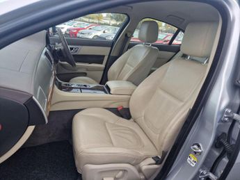 Jaguar XF 2.2d Premium Luxury Auto Euro 5 (s/s) 4dr
