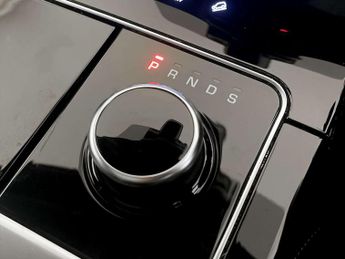 Land Rover Range Rover Velar 2.0 P250 R-Dynamic SE Auto 4WD Euro 6 (s/s) 5dr