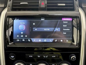 Land Rover Discovery 3.0 SD V6 HSE Auto 4WD Euro 6 (s/s) 5dr