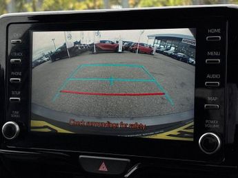 Toyota Yaris 1.5 VVT-h Design E-CVT Euro 6 (s/s) 5dr