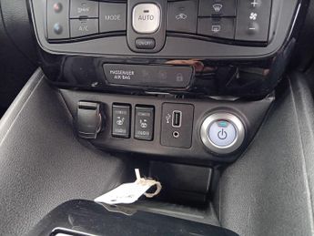 Nissan Leaf 40kWh Tekna Auto 5dr