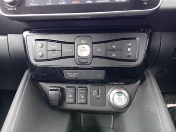 Nissan Leaf 40kWh N-Connecta Auto 5dr