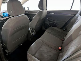 Volkswagen Golf 1.5 eTSI MHEV Style DSG Euro 6 (s/s) 5dr